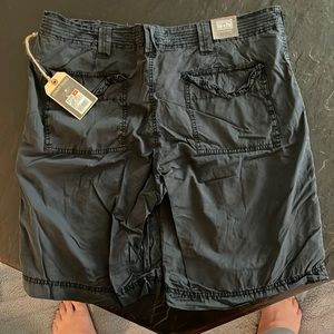 New with tags size 40 converse utility shorts